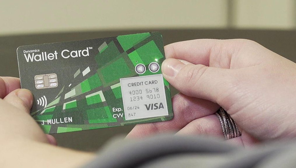 Smart Wallet Card Shows Adverts From Banks